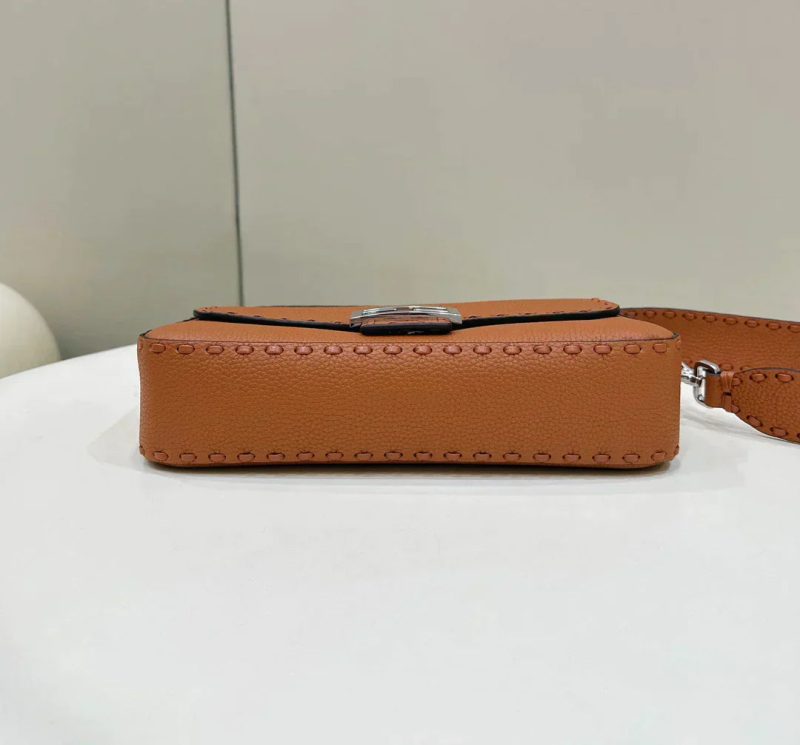 image_ccfc9e24-02cd-46a8-98e3-96efb764c57b BAGUETTE 27CM TAN CALFSKIN SILVER HARDWARE