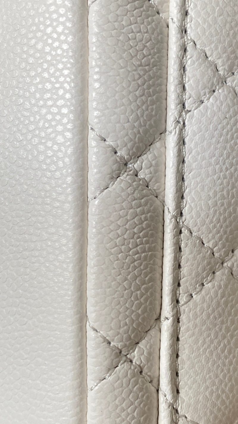 Chanel 25 Backpack 18cm White Caviar Leather