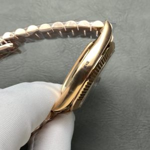 Rolex Day-Date 40mm Pink Gold Black Dial