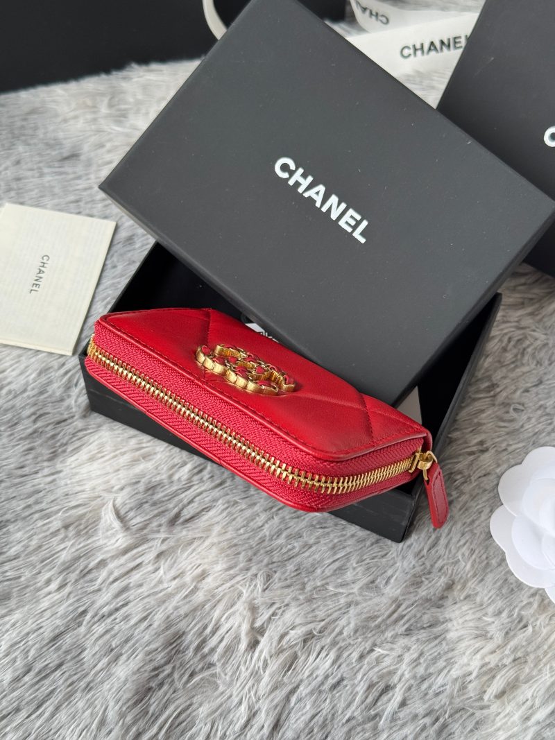 CC 19 Quilted Zipper Coin Purse Red Gold-Tone Sheepskin 242794