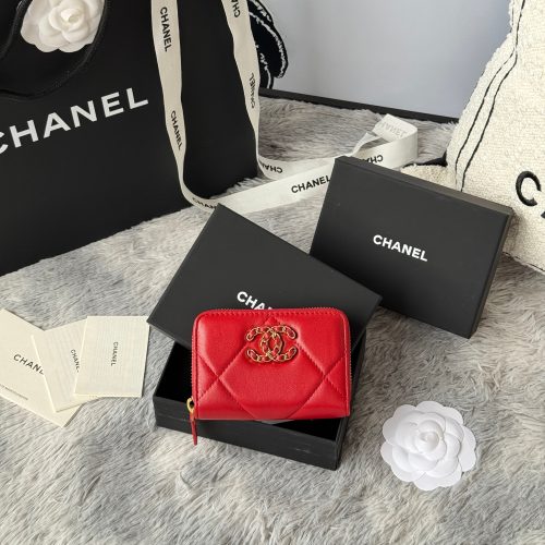 CC 19 Quilted Zipper Coin Purse Red Gold-Tone Sheepskin 242794