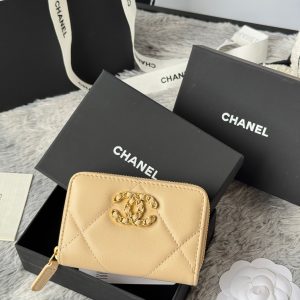 CC 19 Quilted Zipper Coin Purse Beige Gold-Tone Sheepskin 242798