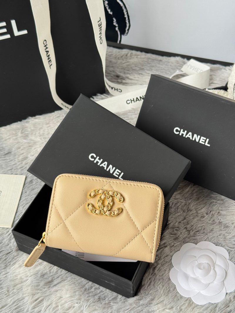 CC 19 Quilted Zipper Coin Purse Beige Gold-Tone Sheepskin 242798