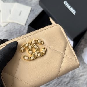 CC 19 Quilted Zipper Coin Purse Beige Gold-Tone Sheepskin 242798