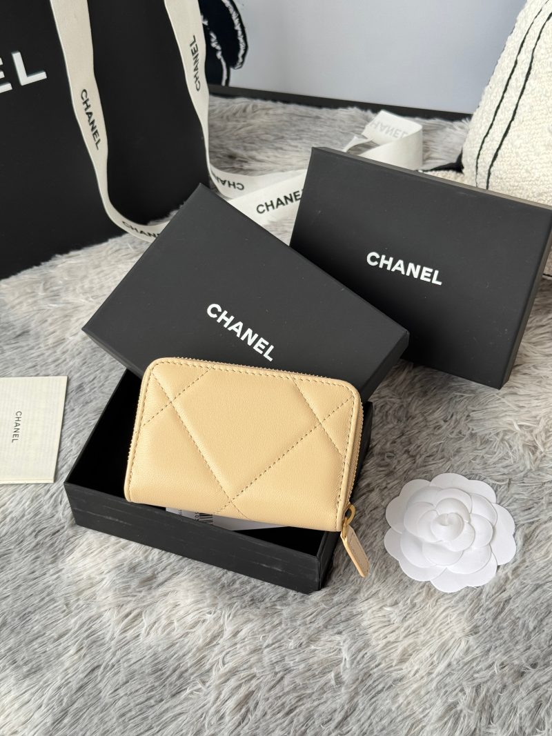 CC 19 Quilted Zipper Coin Purse Beige Gold-Tone Sheepskin 242798