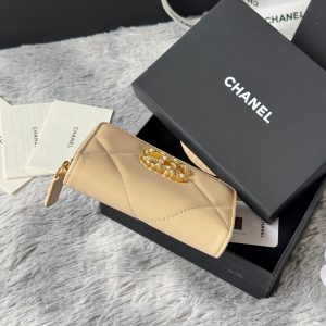 CC 19 Quilted Zipper Coin Purse Beige Gold-Tone Sheepskin 242798