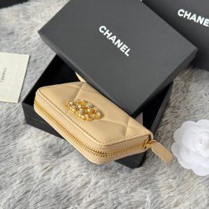 CC 19 Quilted Zipper Coin Purse Beige Gold-Tone Sheepskin 242798