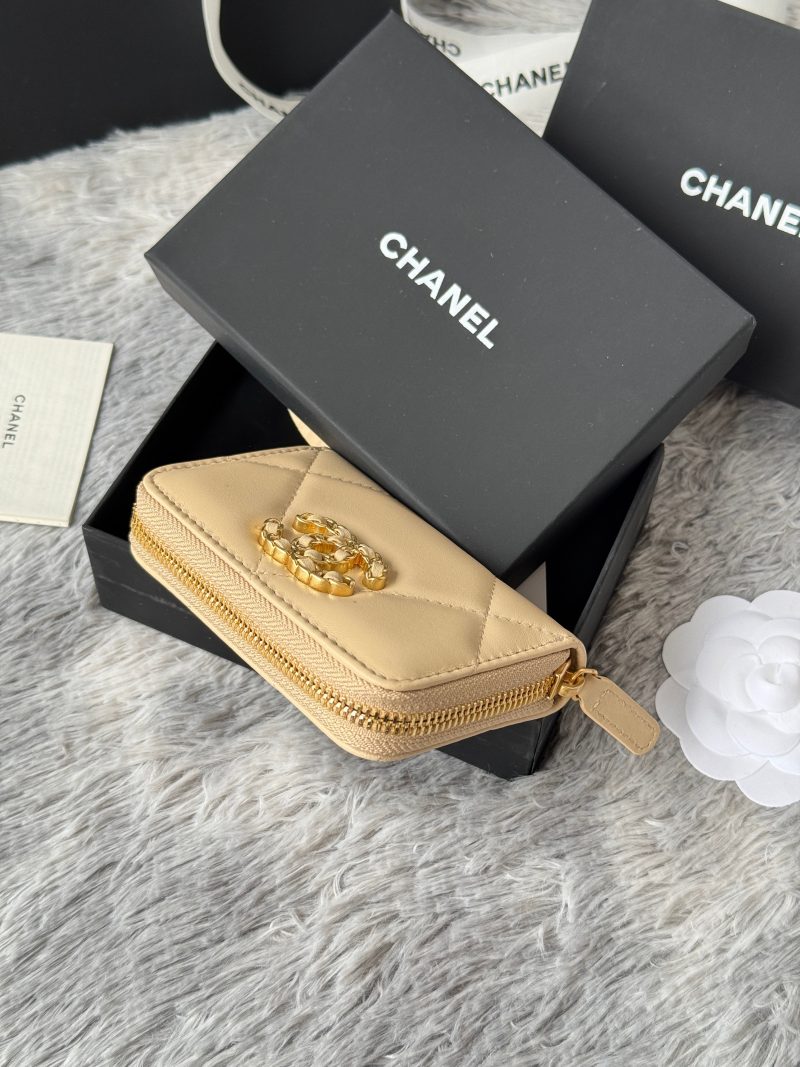 CC 19 Quilted Zipper Coin Purse Beige Gold-Tone Sheepskin 242798