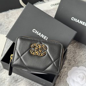 CC 19 Quilted Zipper Coin Purse Black Gold-Tone Sheepskin 242800