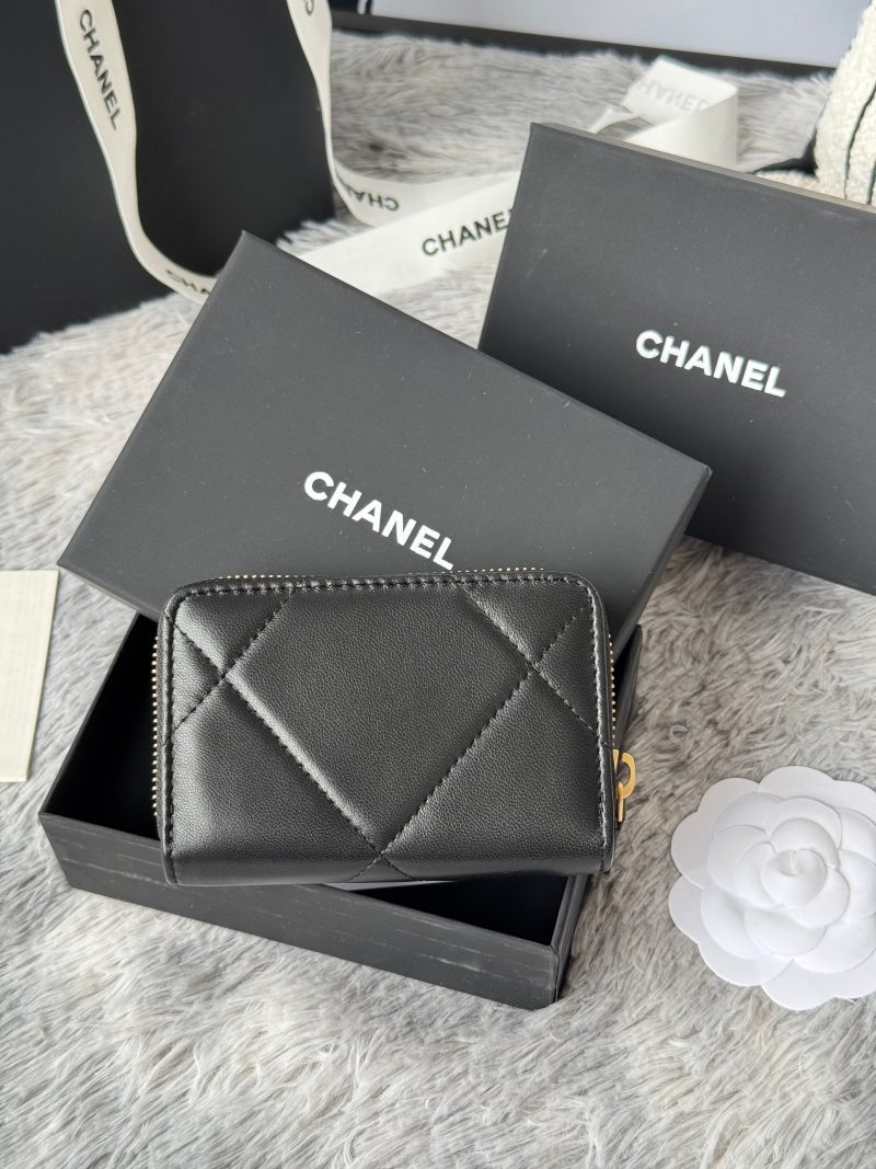 CC 19 Quilted Zipper Coin Purse Black Gold-Tone Sheepskin 242800