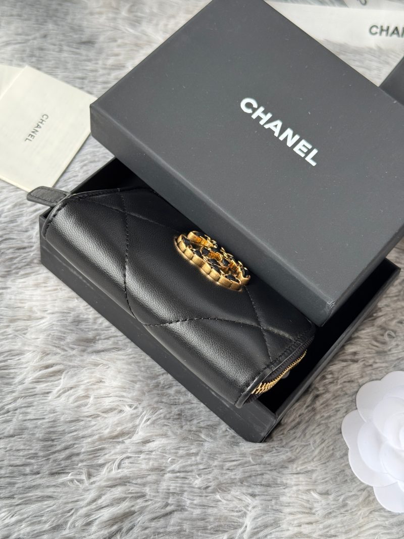 CC 19 Quilted Zipper Coin Purse Black Gold-Tone Sheepskin 242800