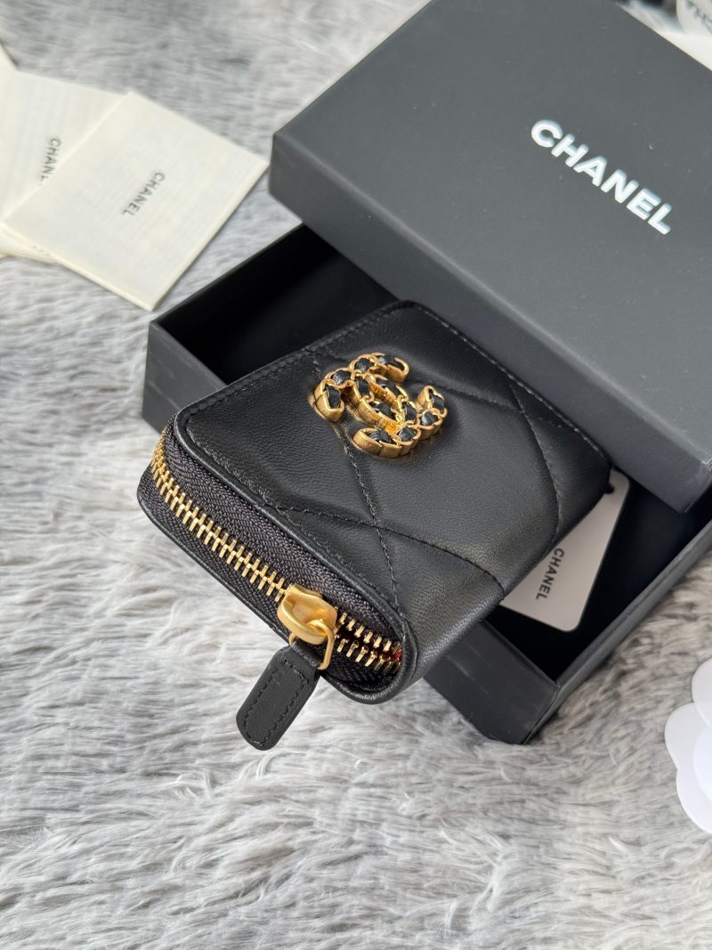 CC 19 Quilted Zipper Coin Purse Black Gold-Tone Sheepskin 242800