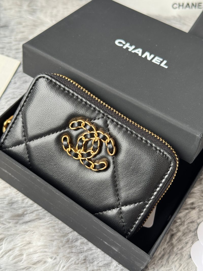 CC 19 Quilted Zipper Coin Purse Black Gold-Tone Sheepskin 242800