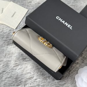 CC 19 Quilted Zipper Coin Purse Gray Gold-Tone Sheepskin 242802