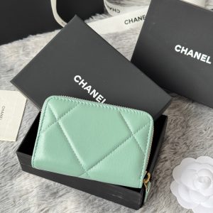 CC 19 Quilted Zipper Coin Purse Mint Green Gold-Tone Sheepskin 242804