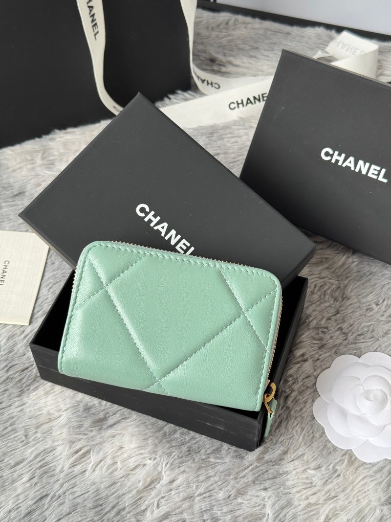 CC 19 Quilted Zipper Coin Purse Mint Green Gold-Tone Sheepskin 242804