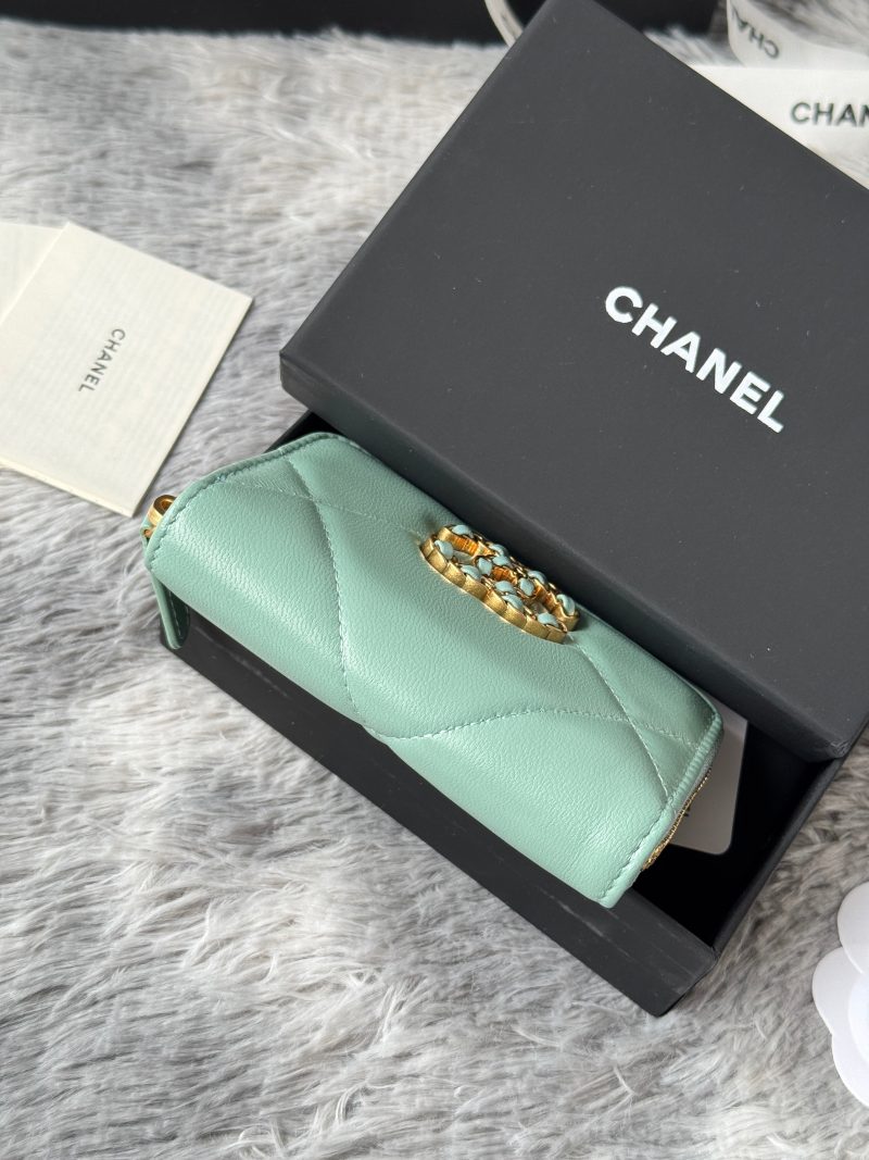 CC 19 Quilted Zipper Coin Purse Mint Green Gold-Tone Sheepskin 242804