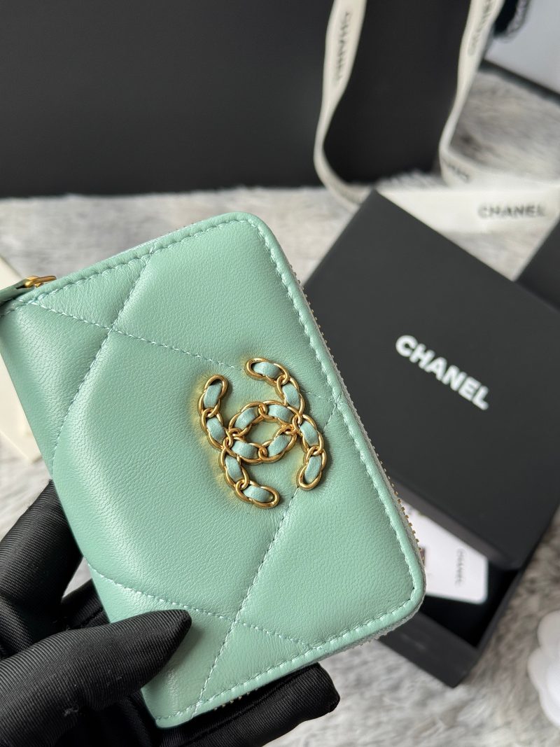 CC 19 Quilted Zipper Coin Purse Mint Green Gold-Tone Sheepskin 242804