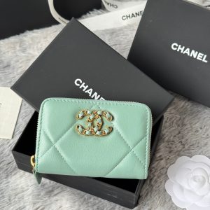 CC 19 Quilted Zipper Coin Purse Mint Green Gold-Tone Sheepskin 242804