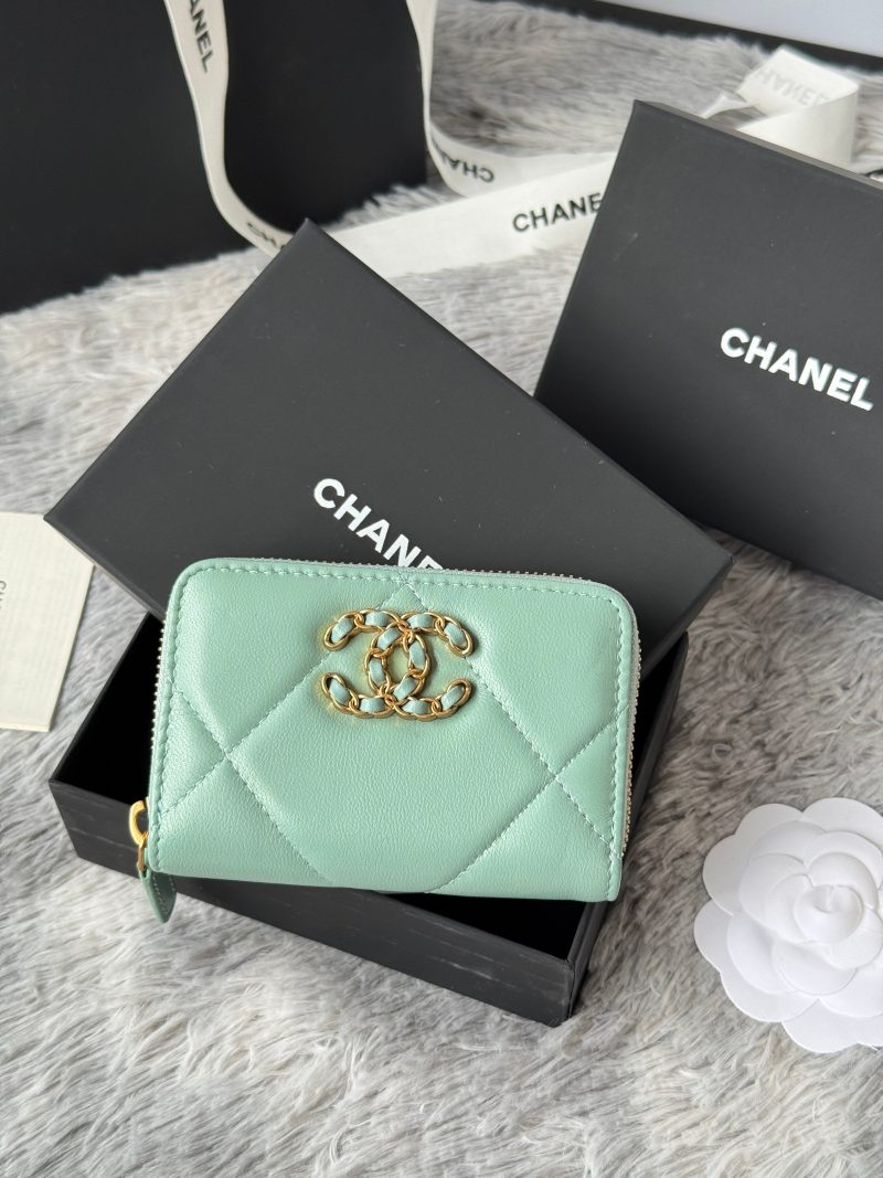 CC 19 Quilted Zipper Coin Purse Mint Green Gold-Tone Sheepskin 242804