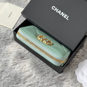 CC 19 Quilted Zipper Coin Purse Mint Green Gold-Tone Sheepskin 242804