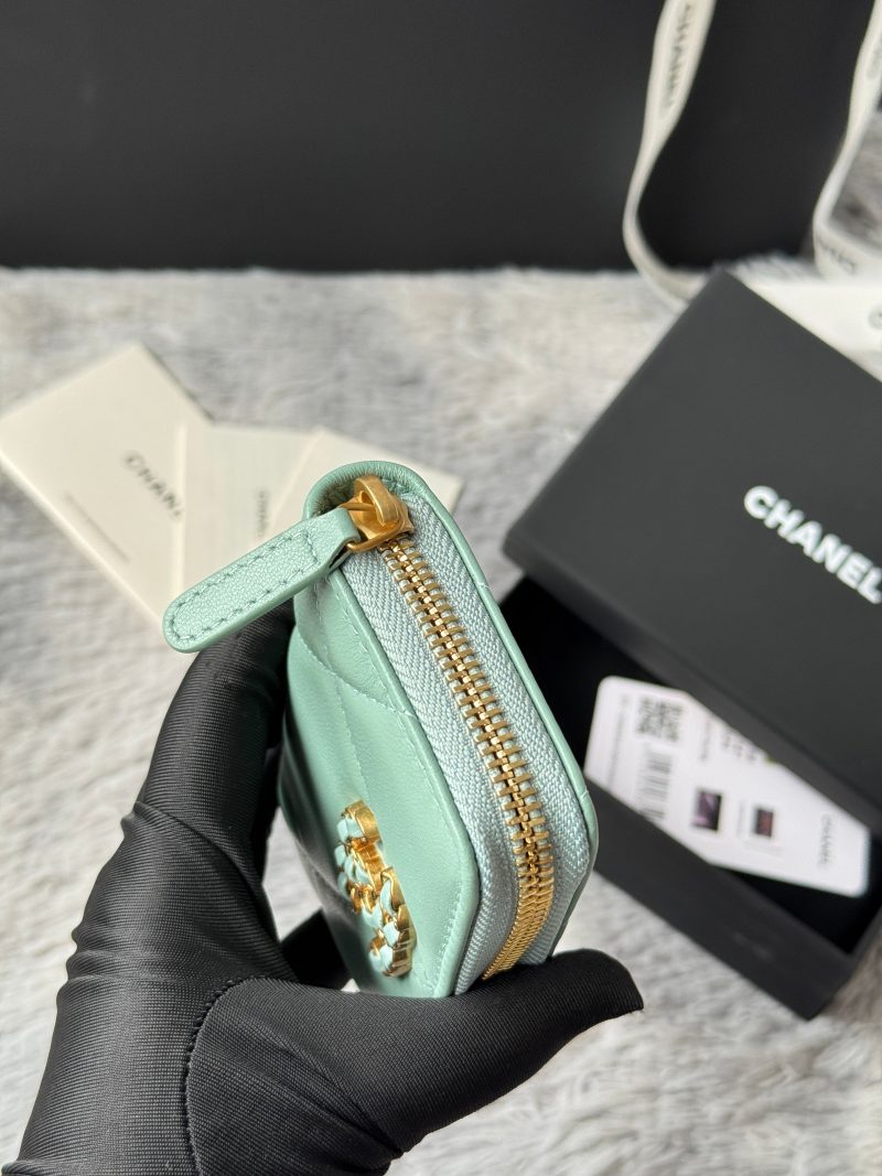 CC 19 Quilted Zipper Coin Purse Mint Green Gold-Tone Sheepskin 242804