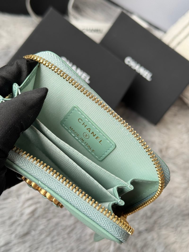 CC 19 Quilted Zipper Coin Purse Mint Green Gold-Tone Sheepskin 242804