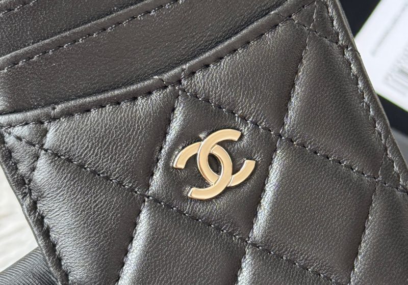 CC Carld Holder Black Sliver-tone Metal Lamskin 242674