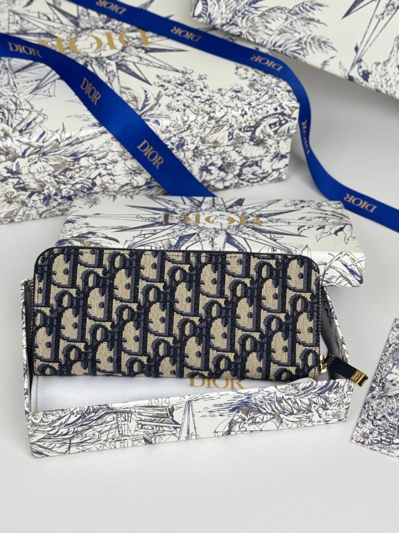 CD 30 Montaigne Voyageur Slim 19.5cm Blue Jacquard 258610