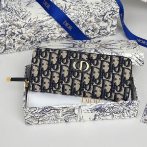 CD 30 Montaigne Voyageur Slim 19.5cm Blue Jacquard 258610