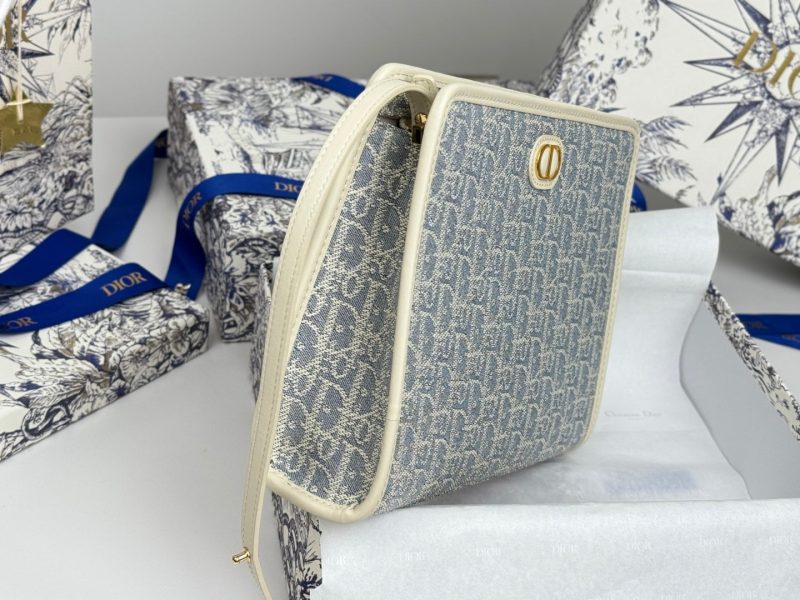 CD 30 Montaigne Dea Pouch 26cm White Blue Jacquard 258615