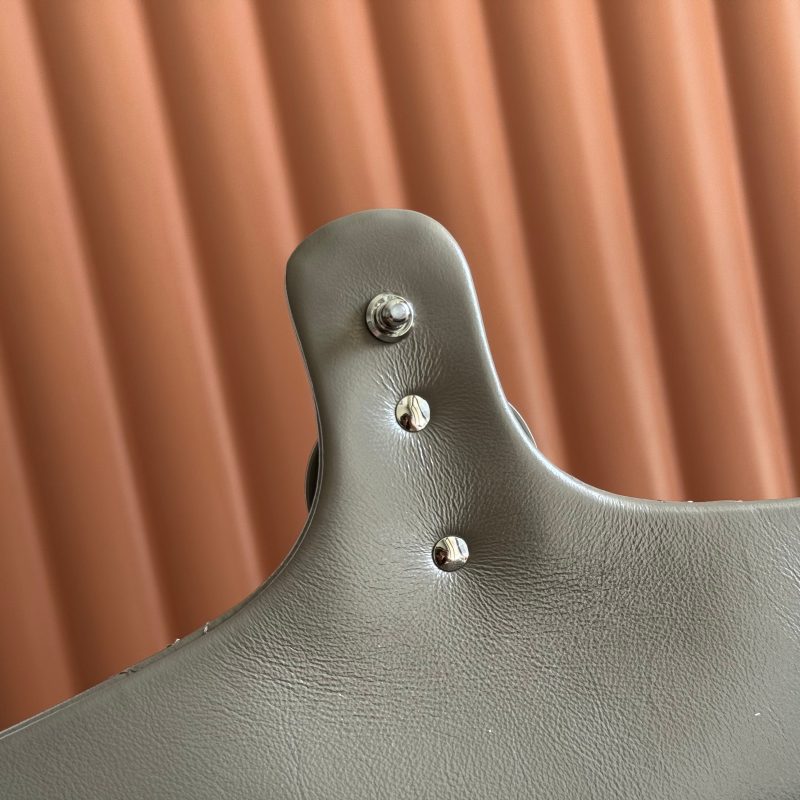 GG MaxiMatelassé GG Marmont Shoulder Bag 37.5 Grey Leather