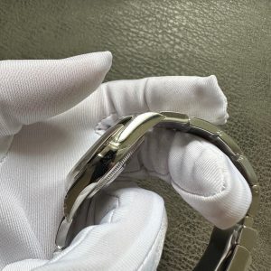 Rolex 25 Oyster Perpetual 41mm Pistachio Green