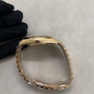 Rolex Day-Date 40mm Mop Dial Gold