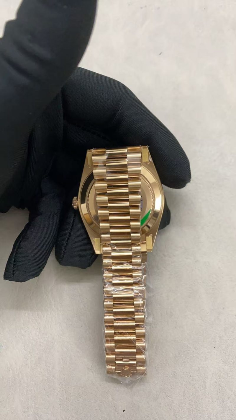 Rolex Day-Date 40mm Mop Dial Gold