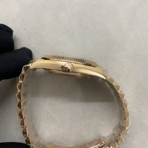 Rolex Day-Date 40mm Mop Dial Gold