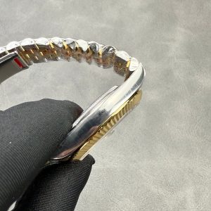 Rolex Datejust 41mm Silver Gold