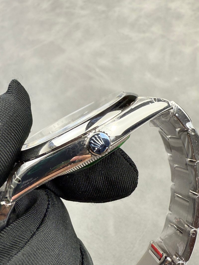 ROLEX OYSTER PERPETUAL 41MM SILVER GREEN