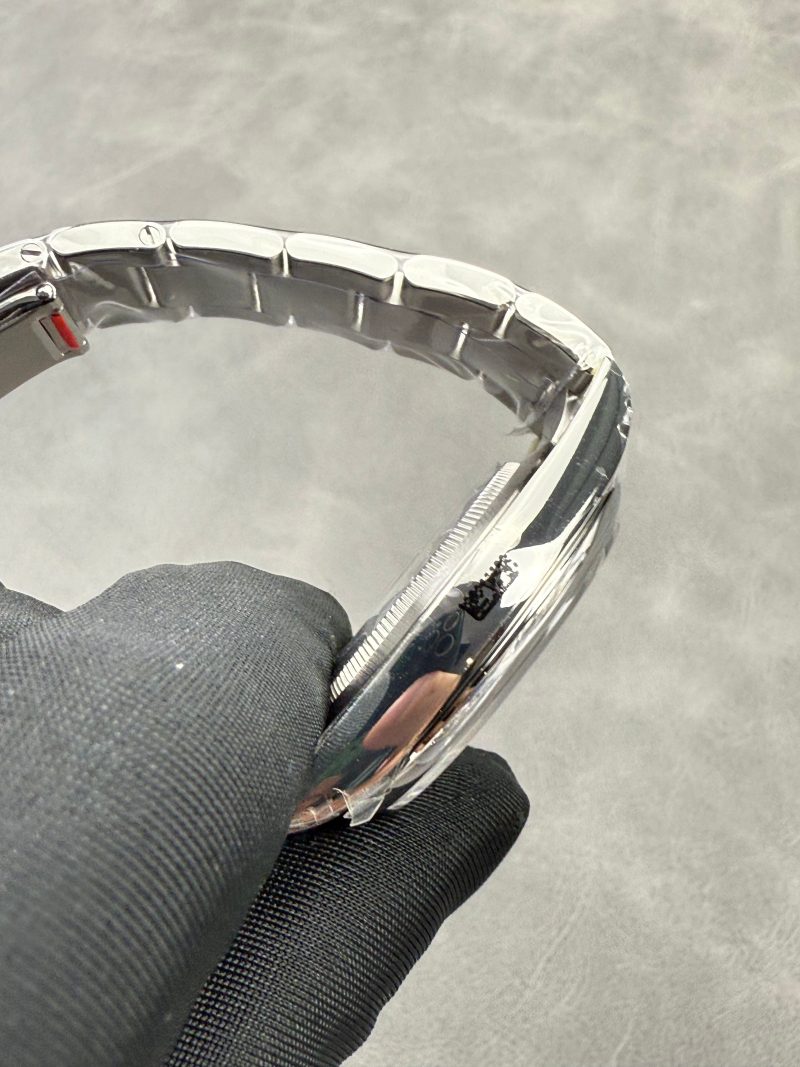 ROLEX OYSTER PERPETUAL 41MM SILVER GREEN