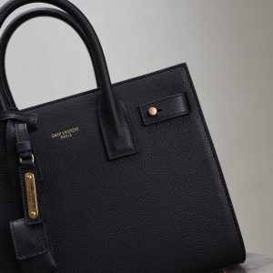 Sac De Jour Nano 26cm Black Grain Cowhide GHW