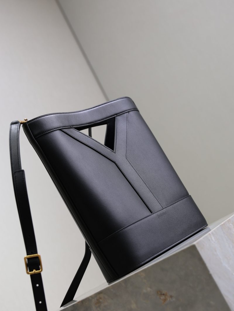 Y Small Bucket 23cm Black Leather