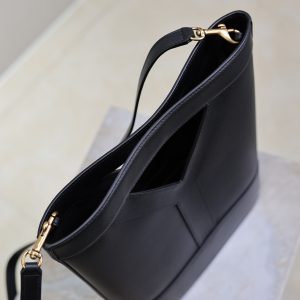 Y Small Bucket 23cm Black Leather