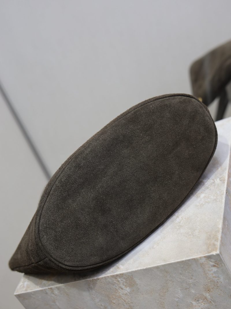 imgHD_f8c0bdc9_20251205_i1764920995412_8045_0_8_jpg YSl Niki Supple Light Musk Suede