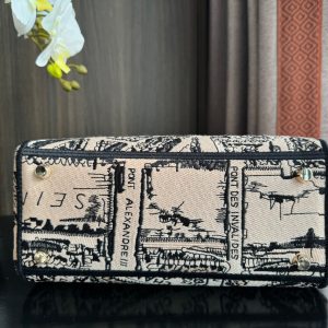 img_0faadb7d_20240106_i1704523798_551_6_jpg medium lady 24 black pink embroidery canvas