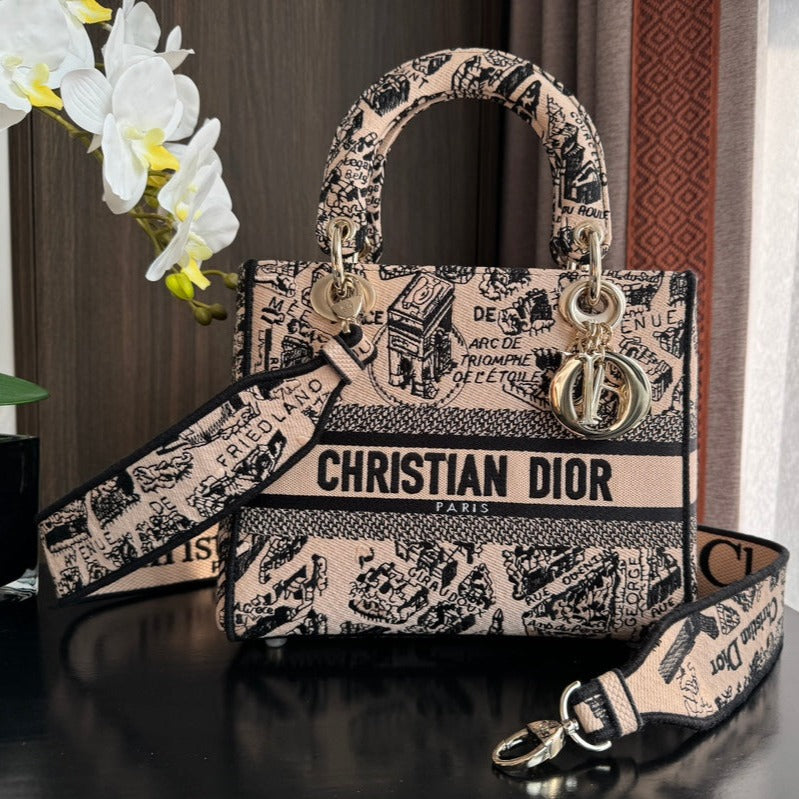 img_0faadb7d_20240106_i1704523798_8571_0_jpg medium lady 24 black pink embroidery canvas