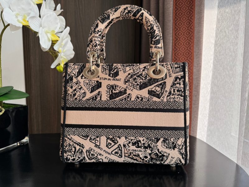 img_0faadb7d_20240106_i1704523798_9055_5_jpg medium lady 24 black pink embroidery canvas