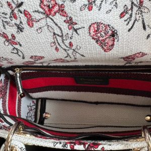 medium lady 24 red white embroidery