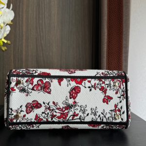 medium lady 24 red white embroidery