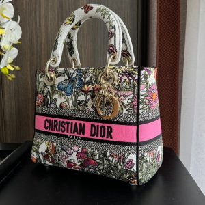 medium lady 24 black pink flower embroidery