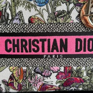 medium lady 24 black pink flower embroidery